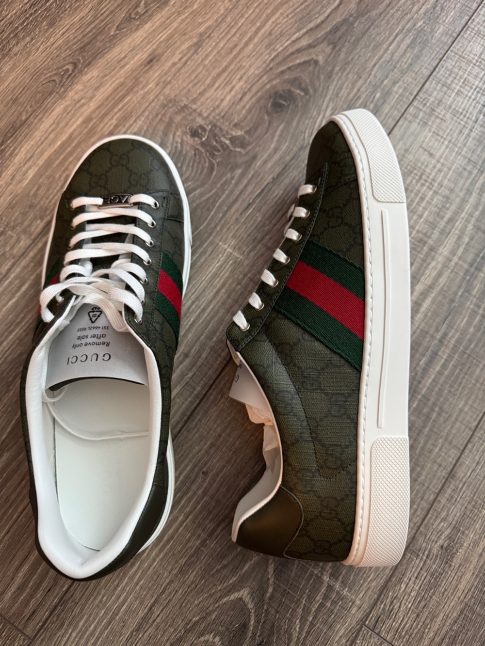 Gucci Men’s Ace Low-Top Sneakers - Picture 7 of 11